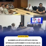 Kepala Seksi Intelijen Kejaksaan Negeri Banggai Laut menghadiri kegiatan pengajian rutin yang dilaksanakan di Masjid Pemda Banggai Kepulauan bersama Bupati Banggai Kepulauan dan jajaran